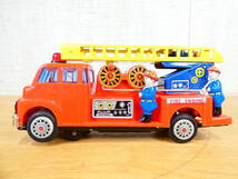 ◎ジャンク ブリキ玩具 光球商会 消防車 FIRE ENGINE 全長約26cm プラスティック＆ブリキ 電動走行 通電のみ動確 昭和レトロ ＠60(3)_画像4