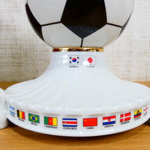 2002年 FIFA W杯 日韓ワールドカップ 記念品 陶器製 サッカーボール 置物 出場国一覧 趙京 趙京洙 白磁 @100(3)の画像4