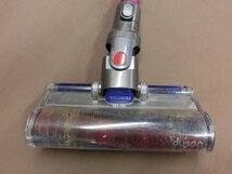 【N-5932】dyson ダイソン V6コードレスクリーナー DC74 掃除機 清掃済 充電器 サイクロン掃除機 通電のみ 現状品【千円市場】_画像7