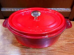 〇　STAUB　LA COCOTTE　ストウブ ラ・ココット レッド フランス製 オーバル 28㎝ 両手鍋　現状品