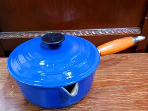 〇　Le Creuset ルクルーゼ　ソースパン 片手鍋　ウッドハンドル　アズールブルー　直径17cm　未使用美品　箱なし