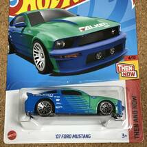 (8_205F) '07 FORD MUSTANG , FALKEN, 　ベーシックカー【ホットウィール】_画像1