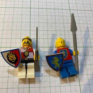 ロイヤルナイト LEGO レゴ ミニフィグ 兵士 騎士 ライオンナイト 人形 鎧兜 お城シリーズの画像1