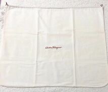 サルヴァトーレ・フェラガモ「Salvatore Ferragamo」バッグ保存袋 旧型 2枚組 (3775) 正規品 付属品 内袋 布袋 巾着袋 ホワイト 当時品_画像2