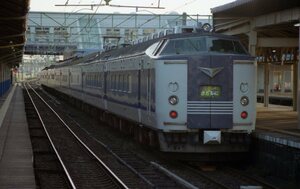 054　【３５㍉ネガ】583系（西日本色）　きたぐにマーク　B　直江津駅　　カラーネガ１コマ