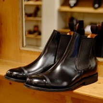 新品7.0万 SANDERS ミリタリーチェルシーブーツ GB 7 uk7 サンダース 1140B MILITARY CAP TOE CHELSEA BOOT 未使用 付属品完備 25.5cm 26cm_画像7