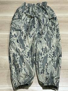  the US armed forces discharge goods unused rain pants ABU XL