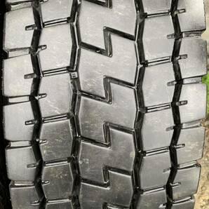 引取り可能！275/70R22.5 YOKOHAMA 710R 21年製 13mm 中古トラックタイヤ２本の画像2