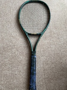 yonex　テニスラケット　v core pro 97 ブイコアプロ 97