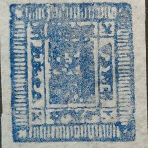 J261 ネパール切手「王冠と2つの交差したクリフ？」「色:ブルー」1898年？発行 未使用の画像2