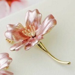 桜　さくら　サクラ　ブローチ　可憐　小さい　かわいい　ピンブローチ　