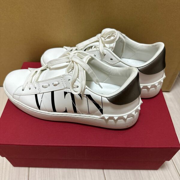 Valentino スニーカー