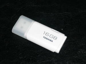 動作保証！TOSHIBA USBメモリ 16GB
