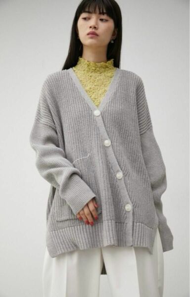 ASYMMETRY BUTTON CARDIGAN AZUL by moussy