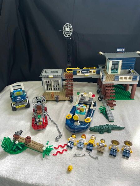 LEGO60069 沼地のポリスステーション　ユーズド　正規品　シティ　警察　パトカー