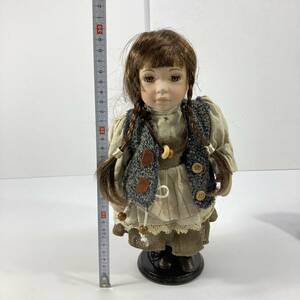 ポーセリンドール　30cm ビスクドール　西洋人形　アンティーク アンティークドール 女の子