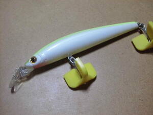 ★Bassday バスデイ　シュガーミノー 110F SUGAR MINNOW 110 F★夜光・パールチャート1