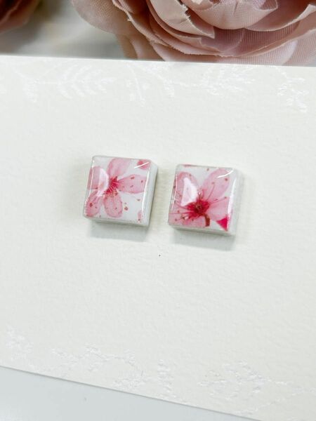 桜　フラワー　花見　春　春ピアス　小さいピアス　美濃焼タイル　タイルピアス　花