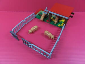 LEGO レゴ　7684 より　養豚場 & ブタ 豚 4匹 のみ　現状品