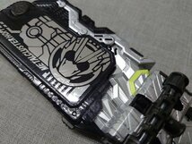 【中古品B】BANDAI DXメタルクラスタホッパー プログライズキー 仮面ライダーゼロワン ※キズあり 動作確認済み (管理番号：049107)_画像4