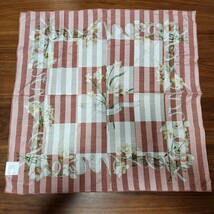 新品 未使用 Nina Ricci ニナリッチ シルクコットン スカーフ 絹50% 綿50% ピンク 花柄 52cm ×53cm ハンカチ ハンカチチーフ_画像9