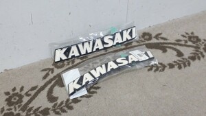 タンクエンブレム カワサキ 約19cm×約3cm KAWASAKI メーカー ロゴ カスタマイズ プレート 装飾 PMC 81-1235 222089 八王子市 引き取りOK