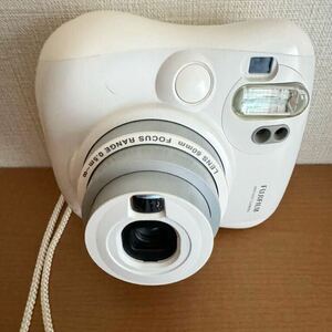 【通電確認済み】 富士フイルム　FUJIFILM　インスタントカメラ チェキ　instax mini 25　ホワイト　ストラップ付　本体のみ　現状渡し 白