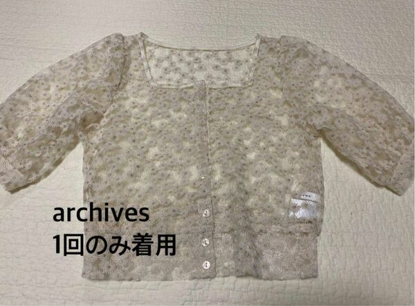 1回着用のみ　archives アルシーヴ　花柄ブラウス