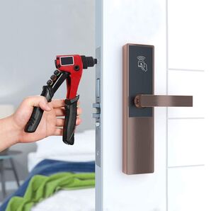 4つの手動交換可能なリベットヘッドを備えた手動リベットガン リベットガン