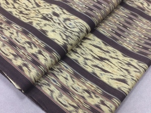 オシャレな手織り・イカット織九寸名古屋帯・紬・小紋・ウール・綿の着物に使えます。