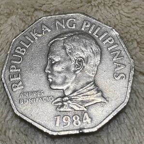 フィリピン 2ペソ硬貨 1984年 外国 コイン 古銭 世界 海外 硬貨 ヤシの木の画像2