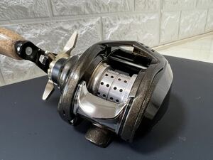 【超美品】シルバークリーク/SilverCreek AIR TW STREAM CUSTOM 8.5L- Daiwa/ダイワ 【左巻き】配送料無料