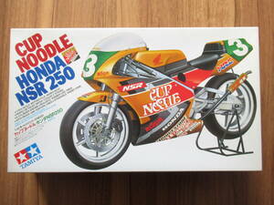 未組立 TAMIYA タミヤ カップヌードル・ホンダ NSR250 1/12オートバイシリーズ No.61 プラモデル ディスプレイ