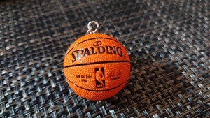 バスケットボール型キーホルダー　NBA SPALDING