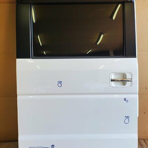 A2367 ☆H23年☆DA64W エブリイワゴン ☆中古 右 リアスライドドア / リア ドア （手動式）☆カラー：Z7T（パールホワイト）の画像1