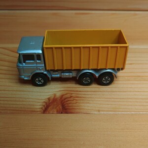 マッチボックス トラック DAF TIPPER CONTAINER TRUCK　MATCHBOX ミニカーkaz