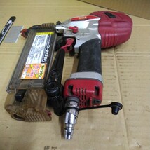 ゆ7731 　マックス　TA-255SF1　仕上げ　　 釘打ち機 釘打機 エアーコンプレッサー ツール　工具 高圧 常圧一般圧_画像3