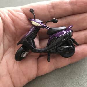 YAMAHA　SUPER　JOG　ZR　ミニカー　スクーター　フィギュア　Japanese scooter motorcycle TOY CAR miniature ２stroke engine 50CC