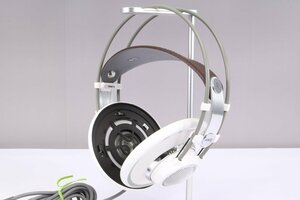 【 実用品 | 動作保証 】 AKG ヘッドホン K701 【 ケーブル被膜に若干ベタつきあり | イヤパッド欠品 】