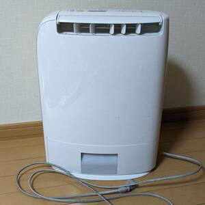 中古品【Panasonic】 パナソニック 衣類乾燥除湿機 F-YZL60 白 ピンク 2015年製