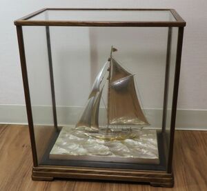 STERLING　銀製　帆船　ヨット　置物　ガラスケース、木箱入り