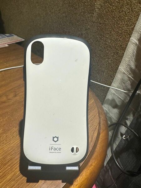 iPhone xsのケース　iFace