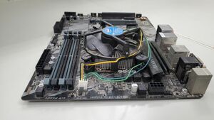 [H370 HD3 GIGABYTE マザーボー] +[CPU Intel G4920]+[Fan]三点セット Nas用