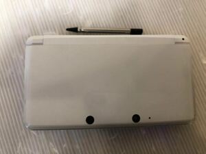 ★動作良好　概ね綺麗　ニンテンドー3DS 本体 CTR-001 アイスホワイト 動作品 初期化済み タッチペン付き　液晶保護シートあり　送料無料★