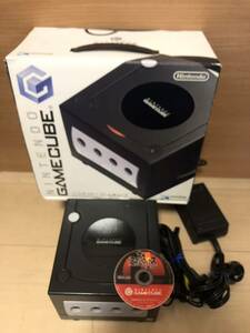 ★動作良好　任天堂 GAMECUBE ゲームキューブ 本体 ブラック 箱、AVケーブル アダプター付 送料無料★