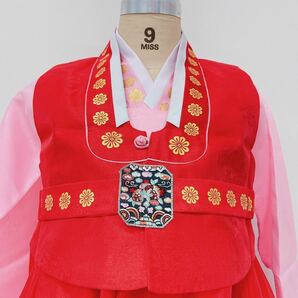 3H018 【1円〜】チマチョゴリ 韓国 民族衣装 韓服 赤 ピンク 女の子 靴下付 身幅 54 着丈127 肩幅40 袖丈27 袖口幅24 (全て約cm) 素人採寸の画像5