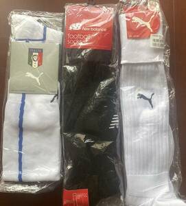  new goods 3 pairs set *Puma Puma 2 pair New Balance New balance * soccer socks * white * black black * size 25~27*