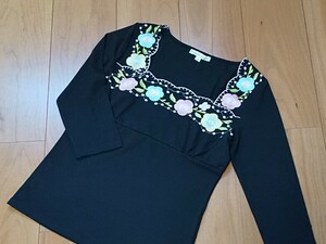 nanette lepore ナレットレポー　フラワー刺繍入りカットソー　７分袖　黒　Mサイズ　手洗い可