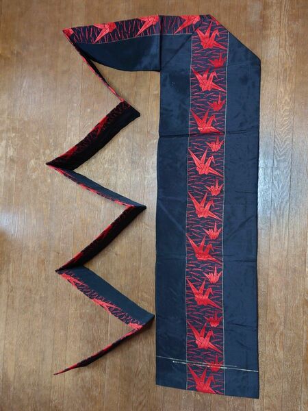 名古屋帯 着物帯 折鶴柄 刺繍 金糸 黒赤