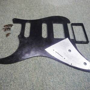 1980年代製 FERNANDES SSH-40用 Pickguard Black 3PLY SSH 11点留め ストラトタイプ シンクロ用 ピックガード エスカッション割れありの画像5